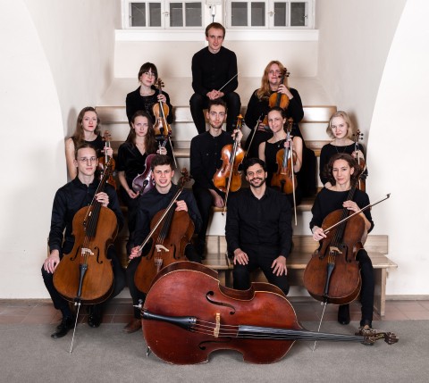 orchestr v kostele