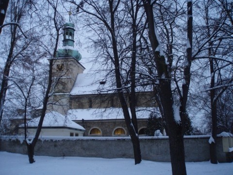 zimní pohled na kostel Sv. Václava