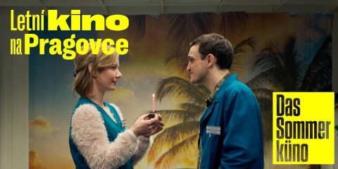 Das Sommerkino letní kino na Pragovce / Láska mezi regály