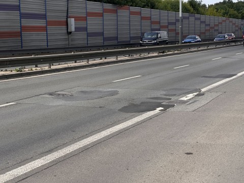 Kbelská poškození vozovky